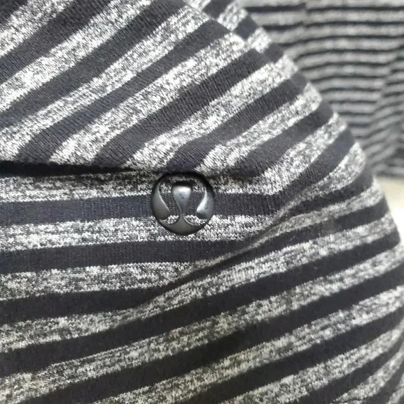 Lululemon Studio 1/2 Zip
Classic Stripe Heathered Black / Black Size S/M - Picture 7 of 8